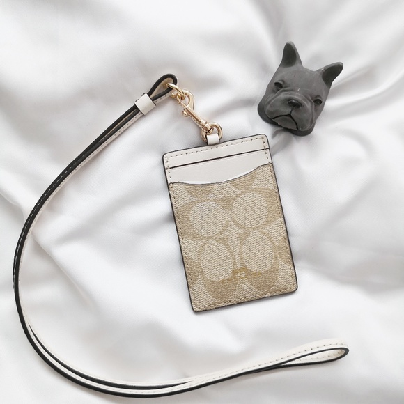NWT Coach Id Lanyard In Signature Canvas Chalk - F63274 MSRP $68 - Picture 1 of 2